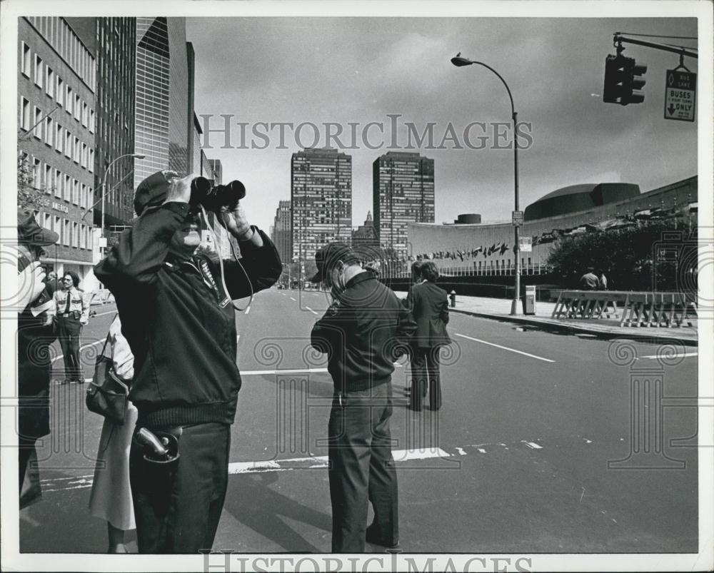 1979 Press Photo Evacuation of United Nations Buildings Because Of Plane - Historic Images