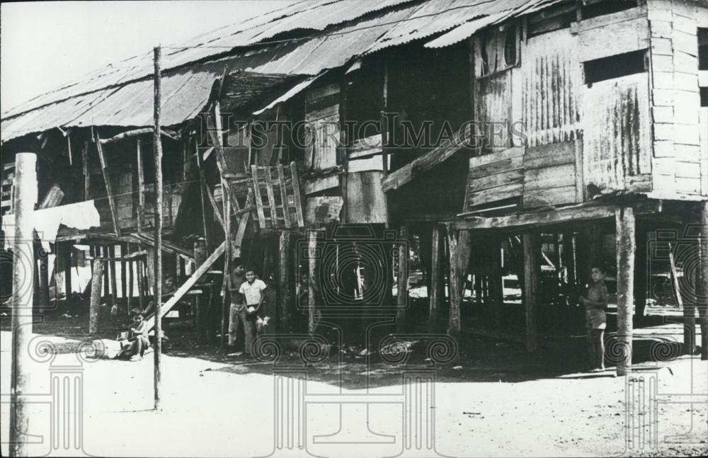 1971 Press Photo Slums Of Caracas Venezuela - Historic Images