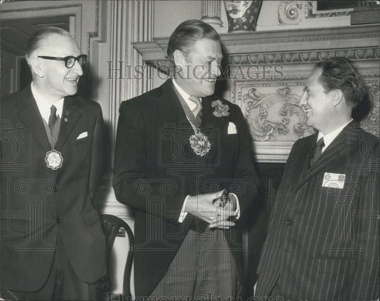 Press Photo Lord Mayor of London receives Mayors of twin cities - Historic Images