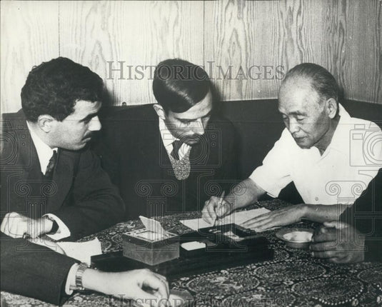 1969 Press Photo Captain of the Shinkai Maru, Jordanian Officials - Historic Images