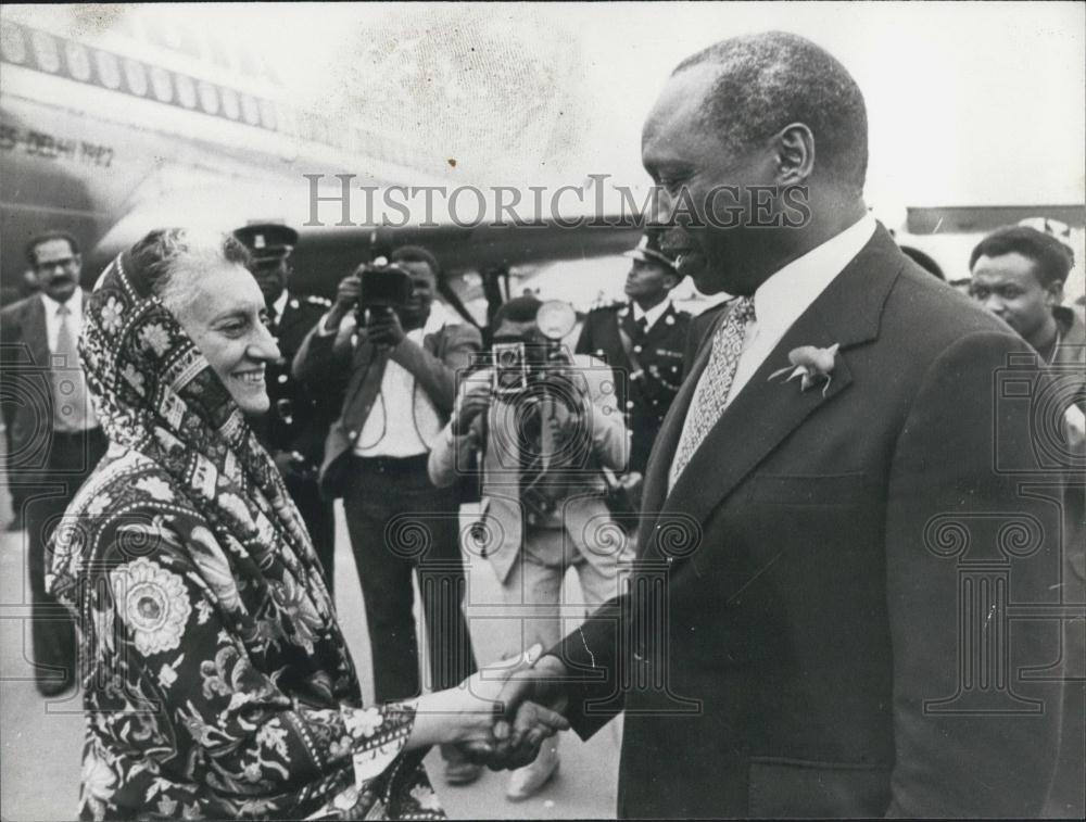 1981 Press Photo Mrs.Indira Gandhi Prime Minister India &amp; Kenya Pres Daniel Moi - Historic Images