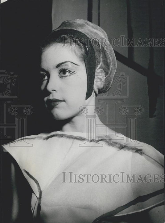 Press Photo Susan Alexander London Ballerina Woos The Critics - Historic Images