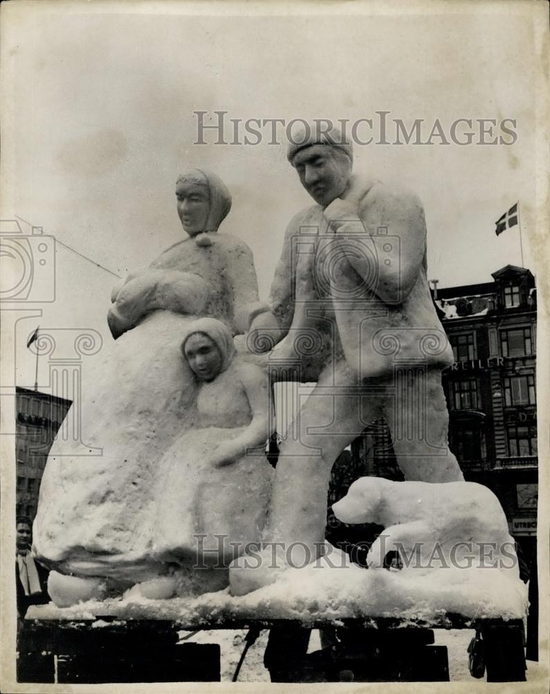 1953 Press Photo Snow Statue Copenhagen For Netherlands Flood Relief - Historic Images