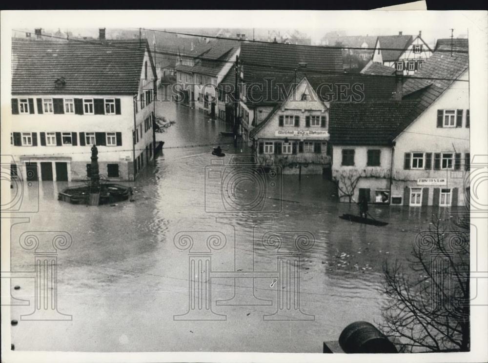 1956 Press Photo View showing flooded Market Place at Winterbach Germany - Historic Images