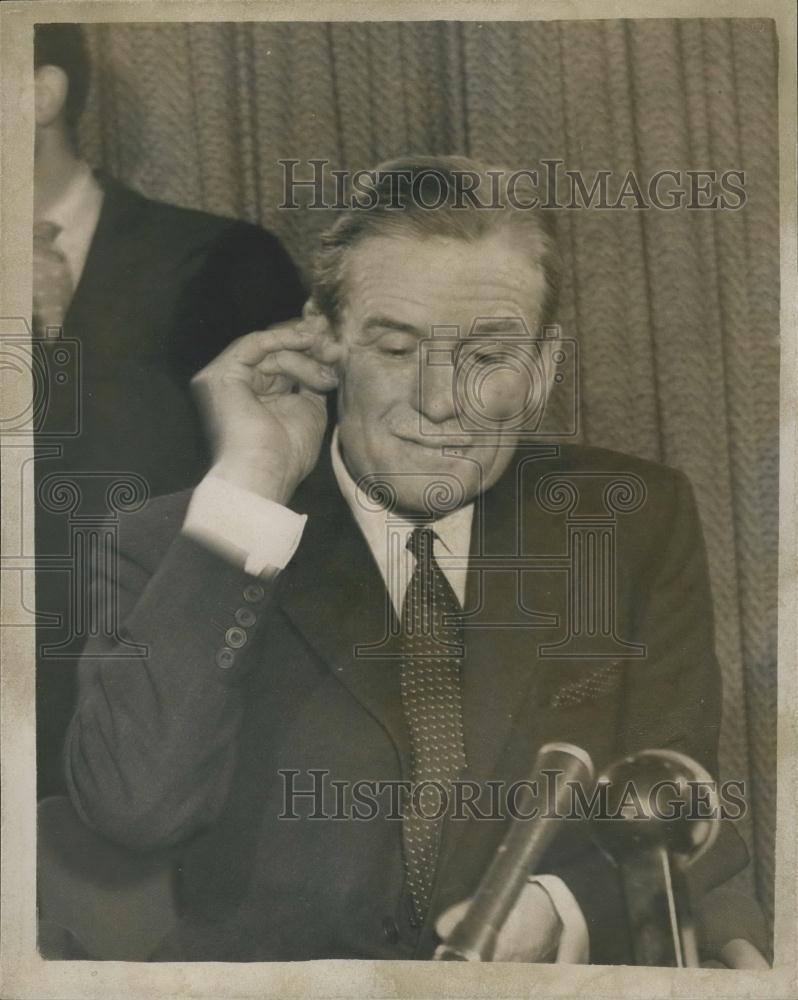 1957 Press Photo Retiring Governor Cyprus John Harding London Airport Press Conf - Historic Images