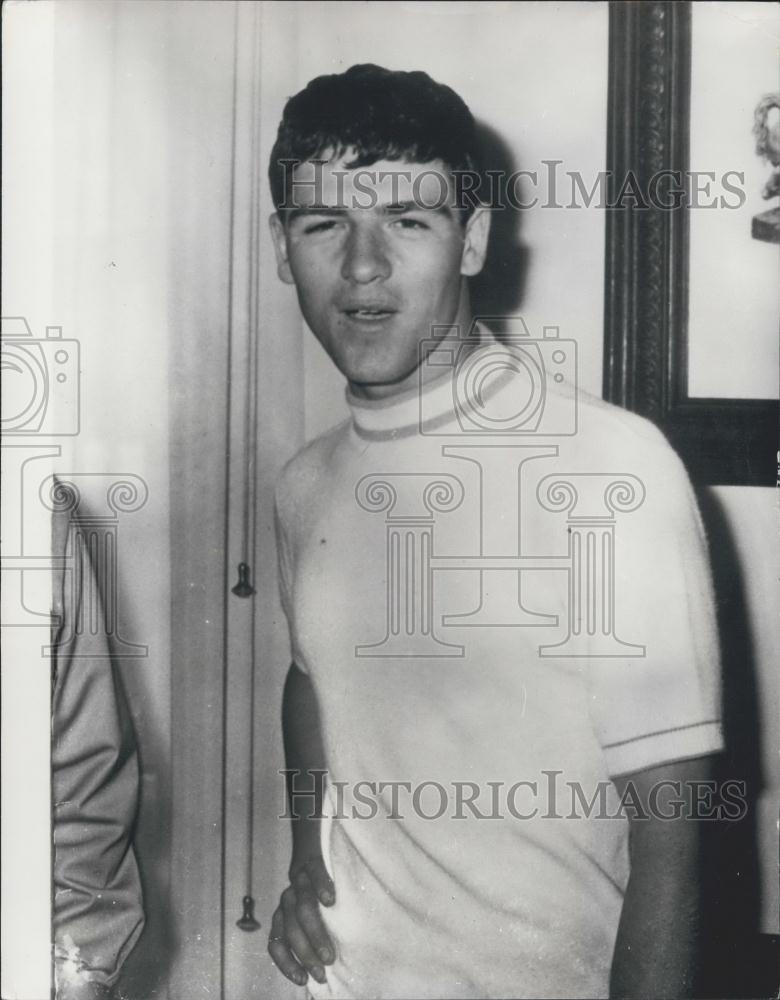 Press Photo Hijacking Suspect Arrested Near His Home - Historic Images