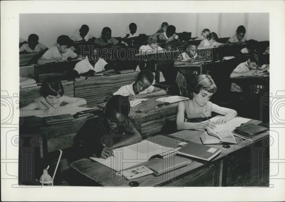 Press Photo Belgian Congo -- Elementary Classes at theschool at Leopoldoille. - Historic Images