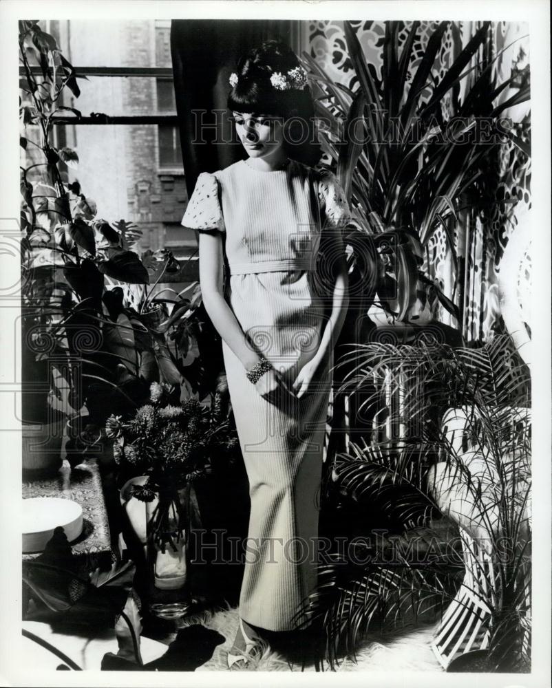 Press Photo Empire Gown, Corduroy, Edie Gladstone of Deebs - Historic Images