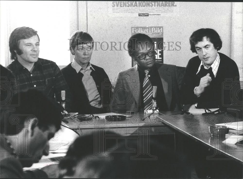 Press Photo Press Conference In Sweden With Freelancer Arthur Opot - Historic Images