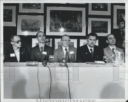 1979 Press Photo Five Soviet Dissidnets At UN Plaza Hotel New York - Historic Images