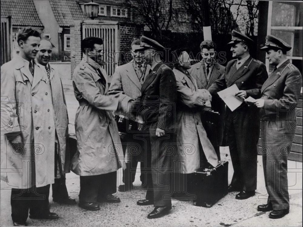 Press Photo New German Recruits, Oberstleutnant Bockhoff, Major Barth - Historic Images