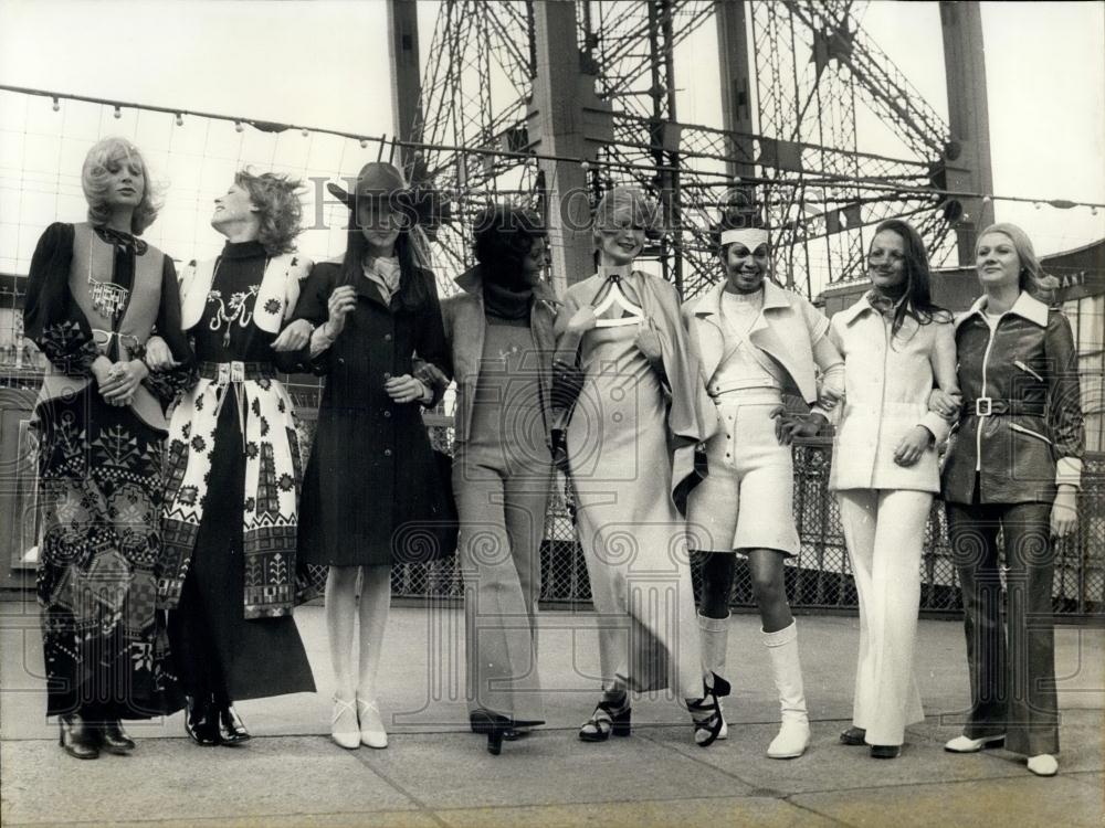 1972 Press Photo Models in Various Designer Creations at the Eiffel Tower - Historic Images