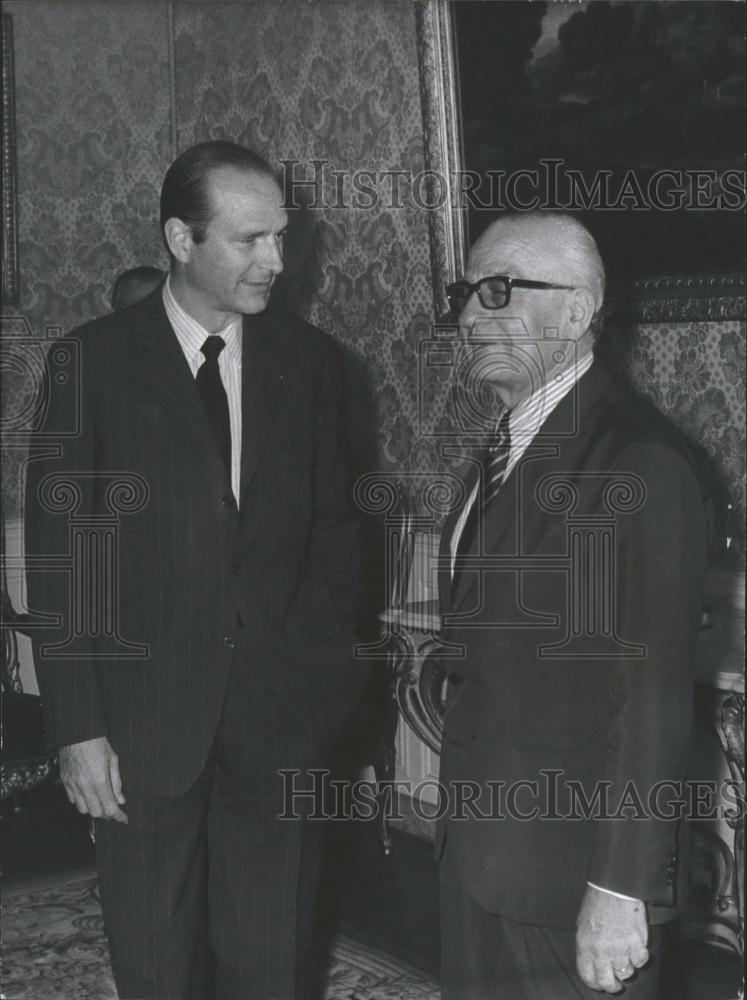1974 Press Photo Jacques Chirac Welcomes Georges Mavros to Matignon Hotel - Historic Images