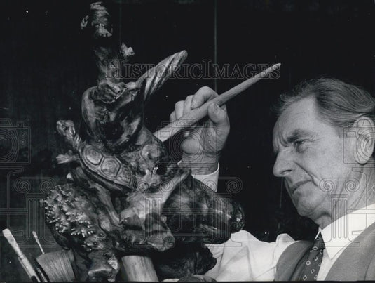 Press Photo "Art" from Roots. - Historic Images