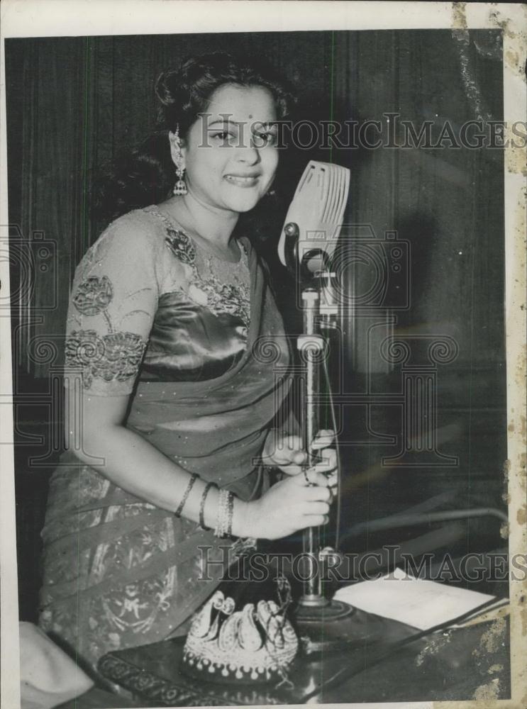 1951 Press Photo Indian film star Nalini Jaywant. - Historic Images