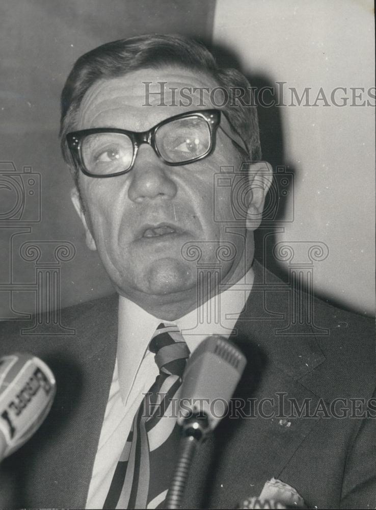 1975 Press Photo Rene Haby, Minister of National Education, France - Historic Images