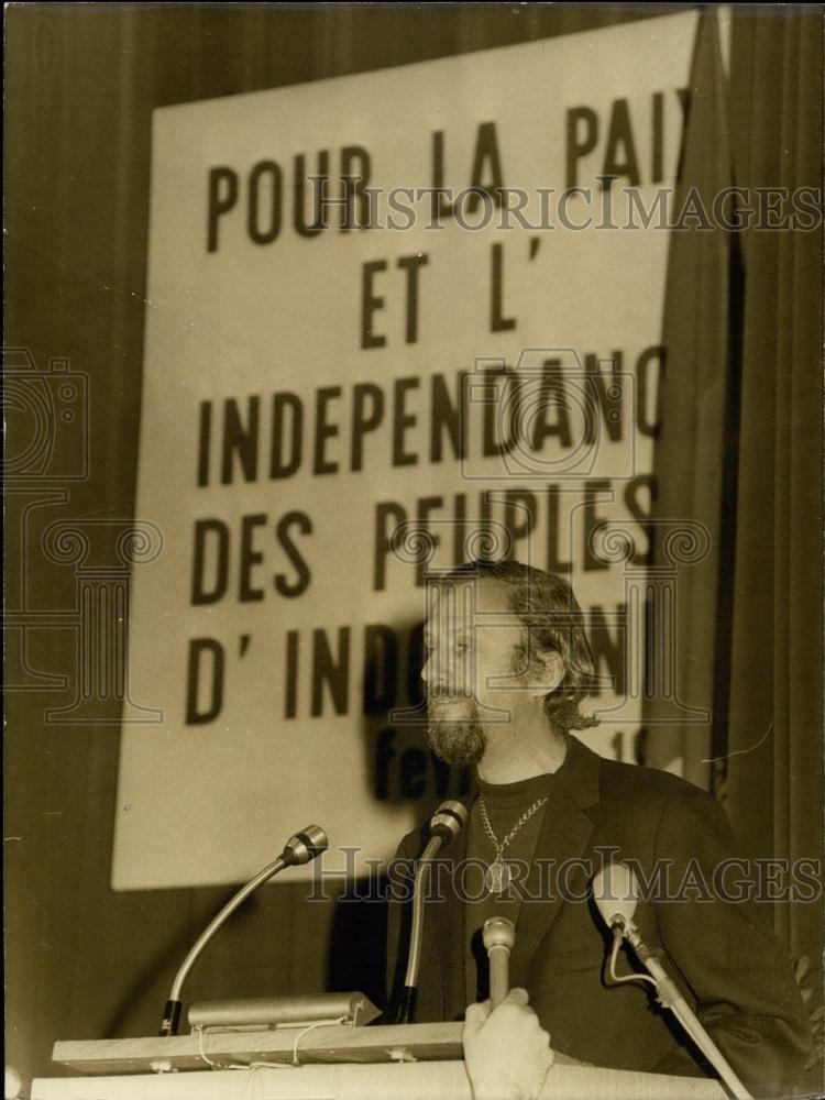 1972 Press Photo Father Mayer (USA) Speaking at Podium - Historic Images