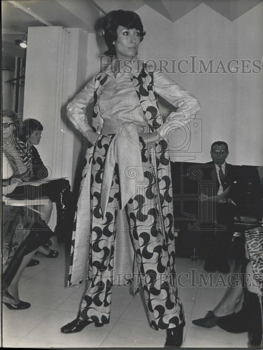 1970 Press Photo Maria Moutet's Matching Vest and Pants with a Shantung Blouse - Historic Images