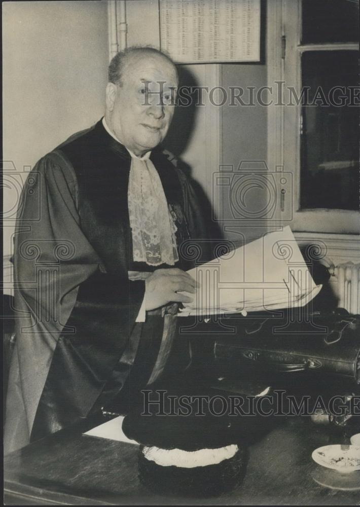 1962 Press Photo Lawyer General Charles Raphael - Historic Images