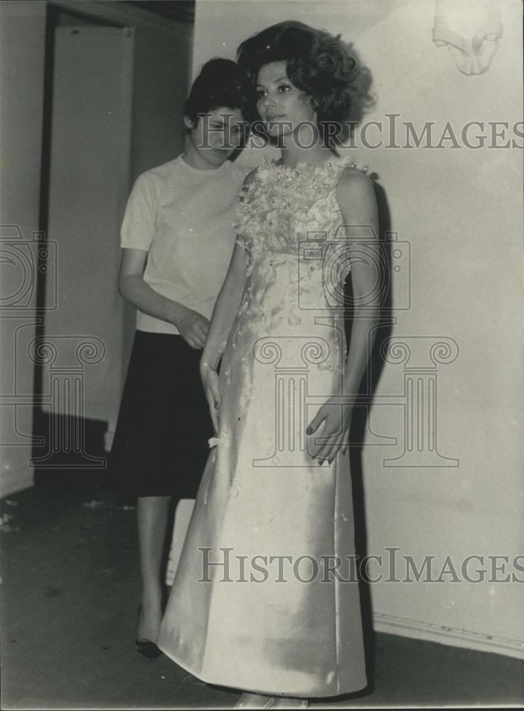 1963 Press Photo Actress Irina Demick - Historic Images