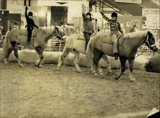 1978 Press Photo Children Taking Horseback Riding Lessons in Paris - Historic Images