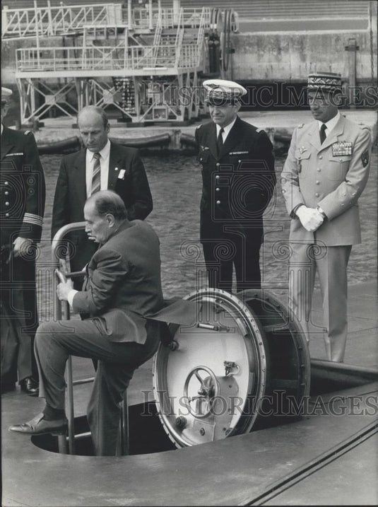 Press Photo President Mitterrand on French submarine "L'Inflexible" - Historic Images