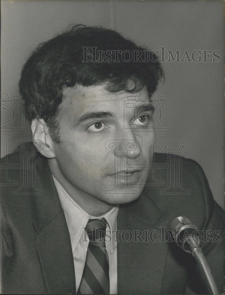 1972 Press Photo Consumer Defense Champion Ralph Nader at a Press Conference - Historic Images