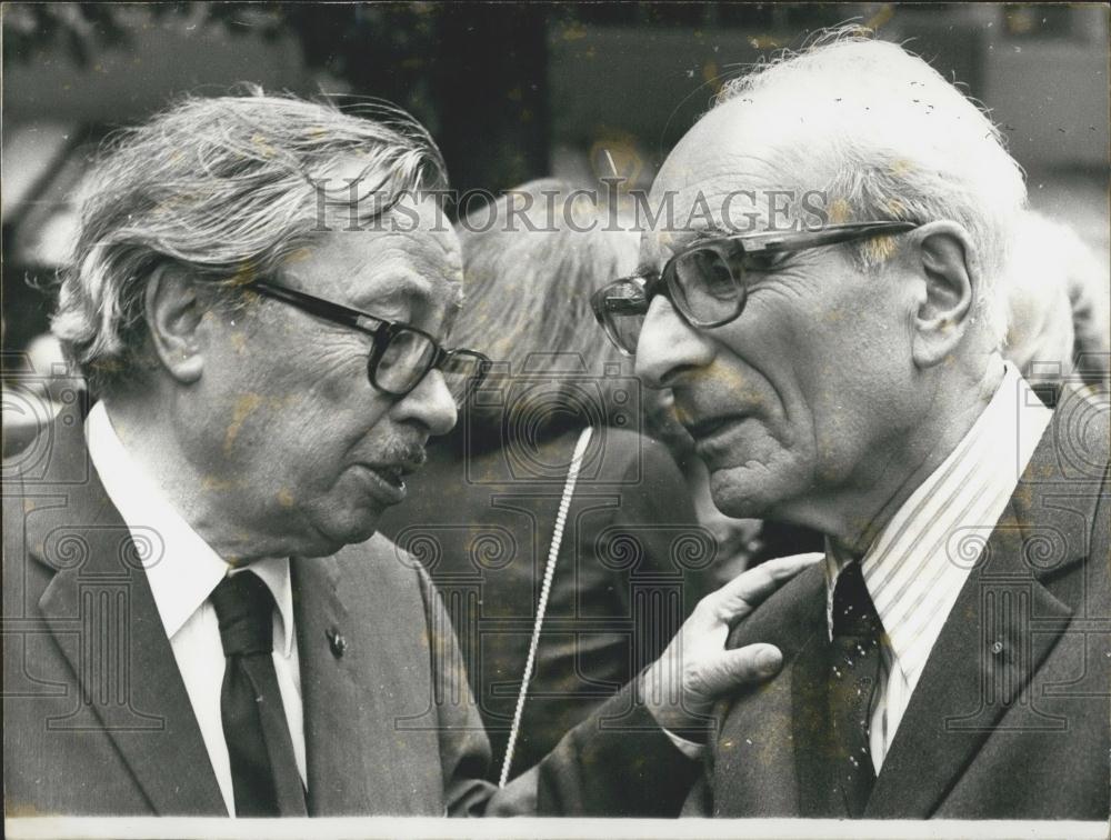 1973 Press Photo Jean Guehenno Talk Claude Levi-Strauss at Reception - Historic Images