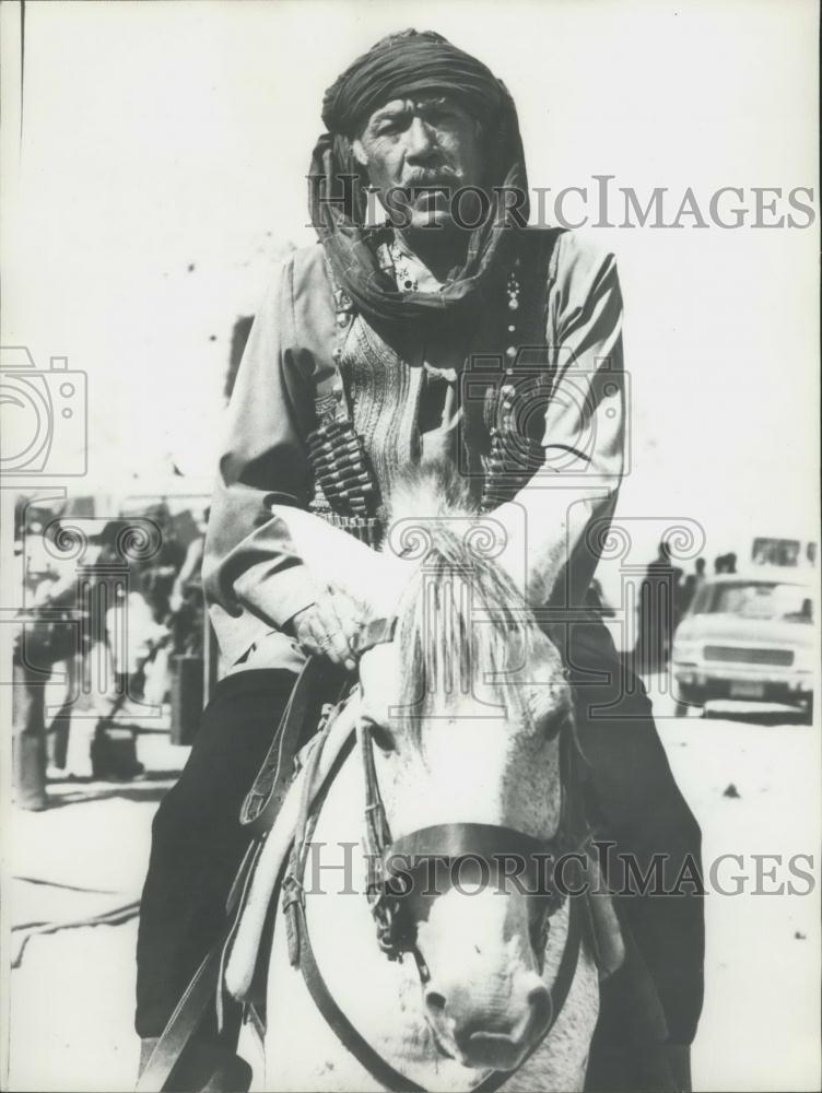 1977 Press Photo Anthony Quinn as &quot;Zulfiqar&quot; While Filming &quot;Caravans&quot; - Historic Images