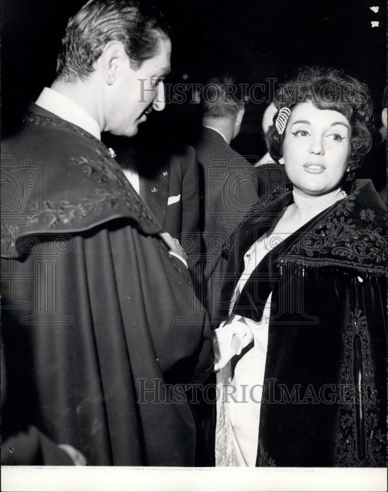 1961 Press Photo Don Jaime and Gloria Lasso at the Olympia to See Edith Piaf - Historic Images