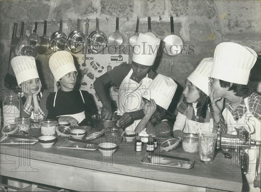 1978 Press Photo Children Take Cooking Class at Paris Cooking School - Historic Images