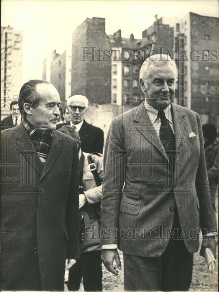 1975 Press Photo Australian Prime Minister Gough Whitlam and Jean Sauvagnargues - Historic Images