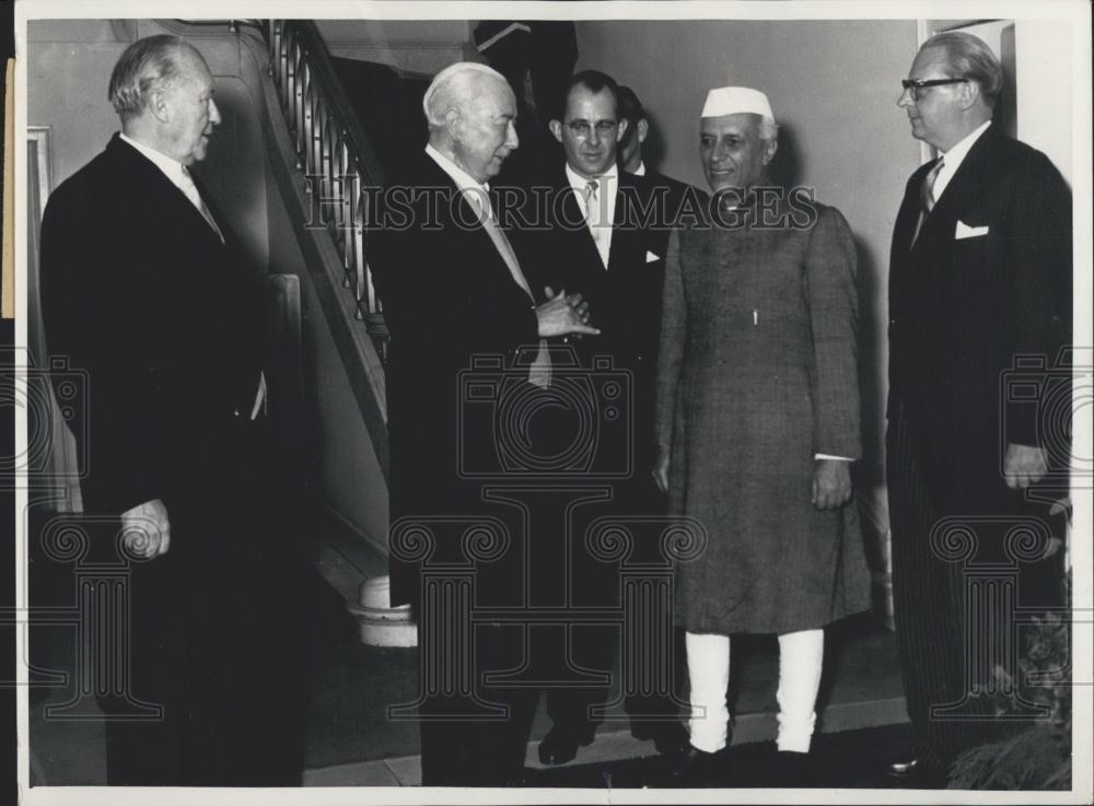 1956 Press Photo Indian Prime Minister Nehru in Germany. - Historic Images