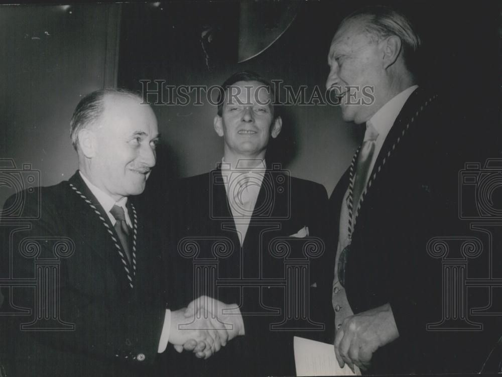 1954 Press Photo Dr. Konrad Adenauer - Charlemagne Prize. - Historic Images