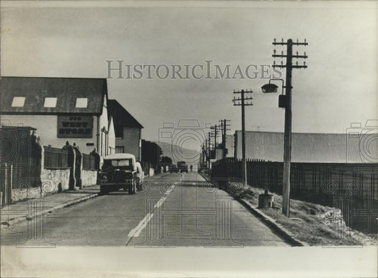 1982 Press Photo Cars & Trucks in Falkland Islands Capital Port Stanley - Historic Images