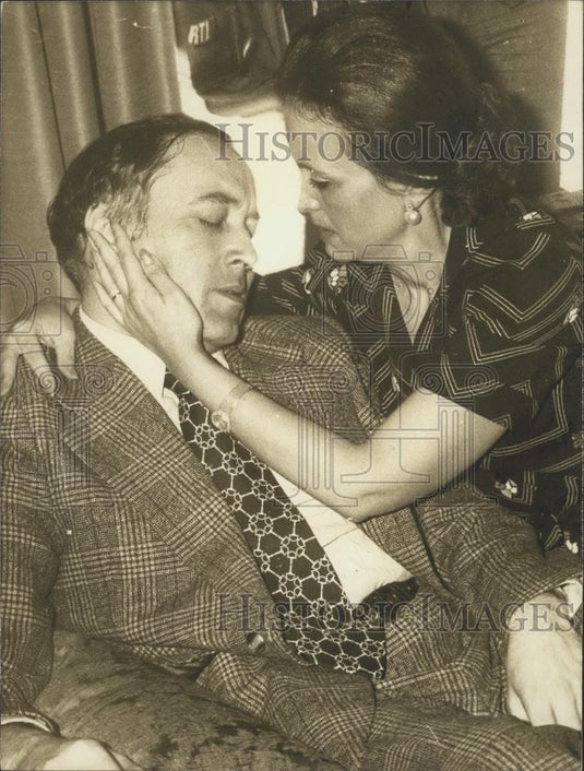 1974 Press Photo Angel Balthazar Suarez & Wife - Historic Images