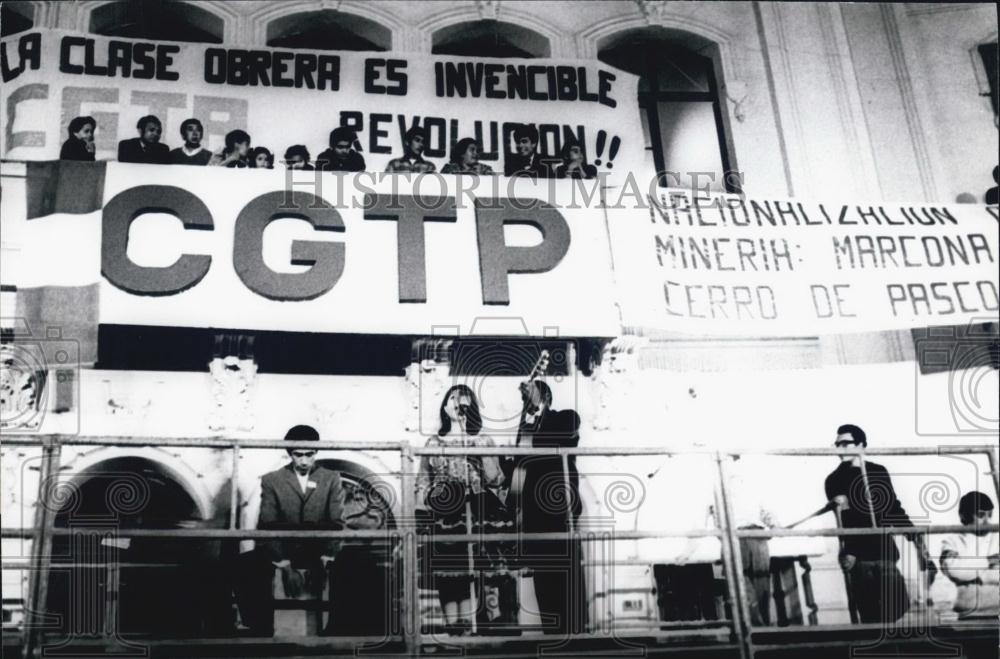 1971 Press Photo National Trade Union Center Pays Hommage to Chicago Martyrs - Historic Images