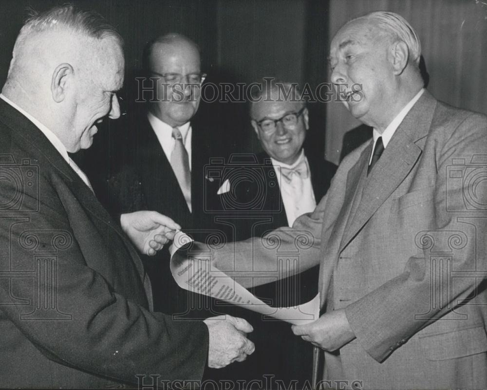 1954 Press Photo - Historic Images