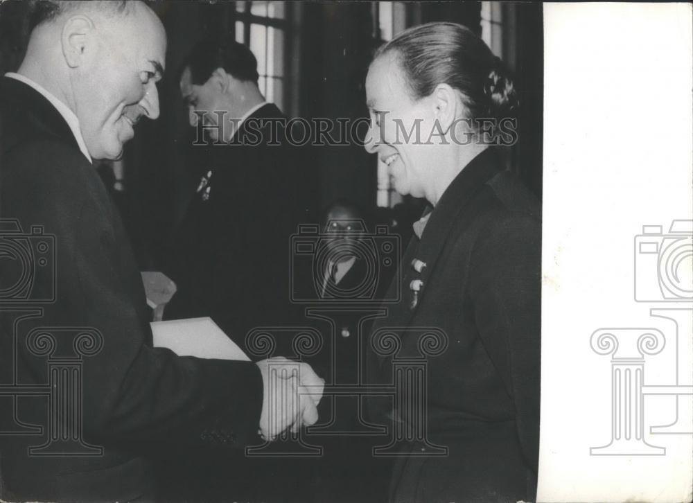 1959 Press Photo Awards for East German Officials. - Historic Images