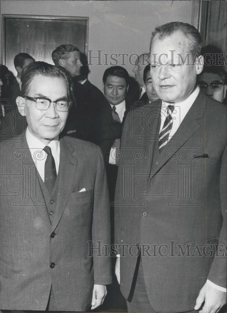 1968 Press Photo Japanese Foreign Minister Takeo Miki and German Willy Brandt. - Historic Images