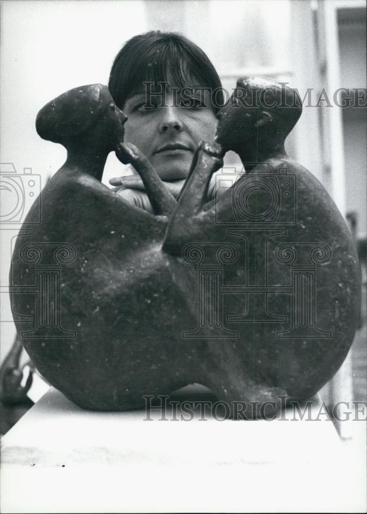 1968 Press Photo Sculptor Marianne Luedicke. Zwiegesprech." Munich Art Exhibi - Historic Images