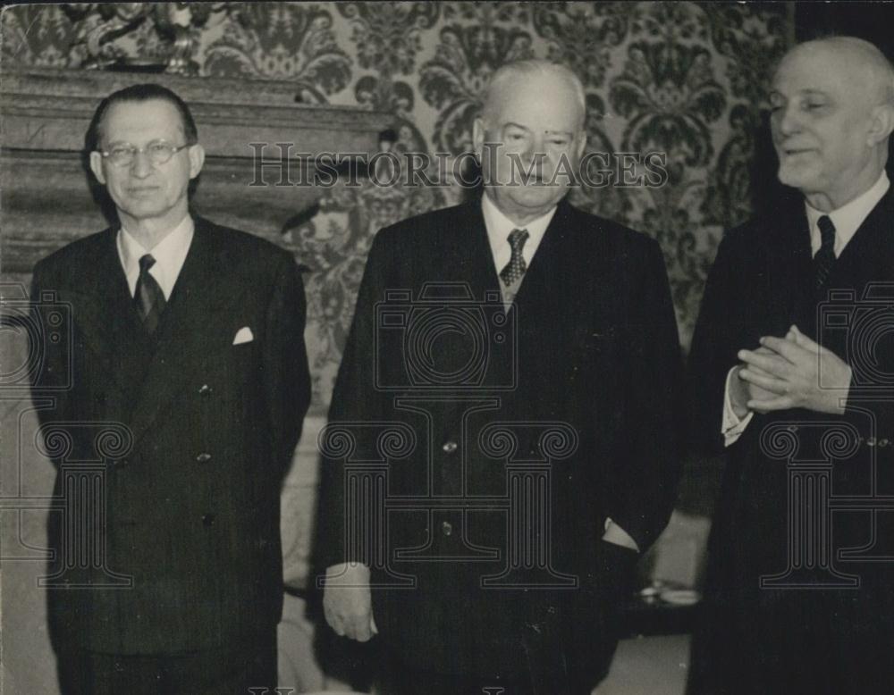 1947 Press Photo Former President Hoover with America&#39;s Ambassador Dunn - Historic Images