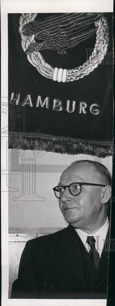1954 Press Photo German Air Chief Marshal Student. Hamburg. "Feldeck" Restaurant - Historic Images