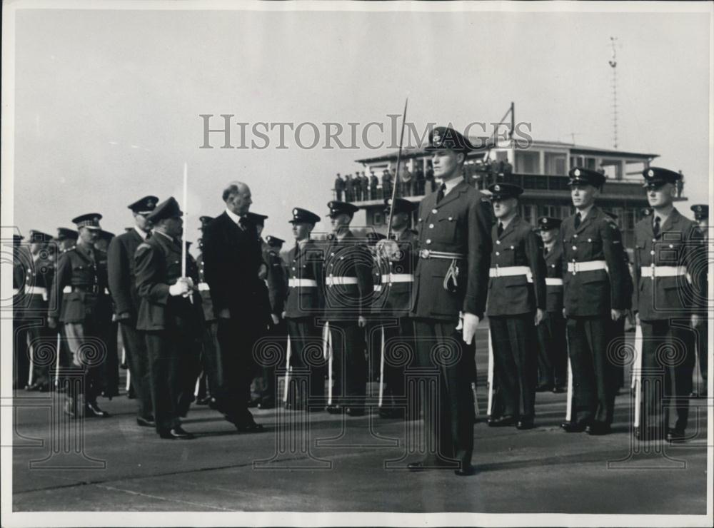 1953 Press Photo Sir Frederick Miller High Commissioner Federal Republic - Historic Images