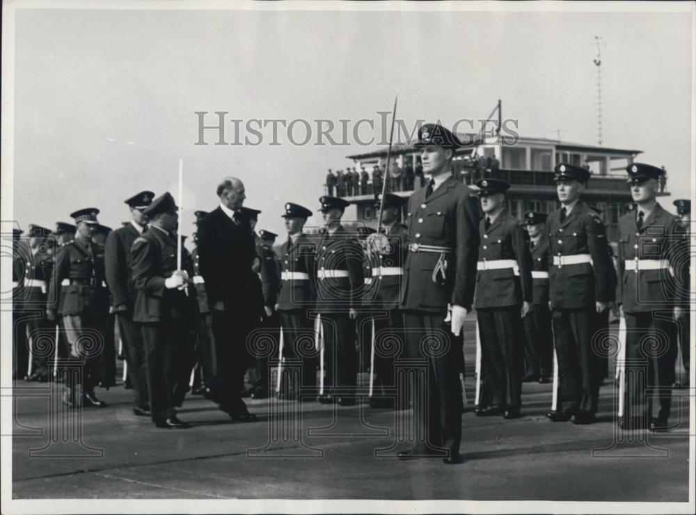 1953 Press Photo Sir Frederick Miller High Commissioner Federal Republic - Historic Images