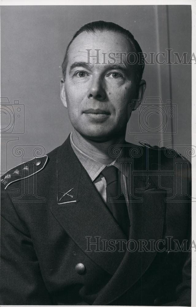 1956 Press Photo German Colonel Wolf Graf von Baudissin. - Historic Images