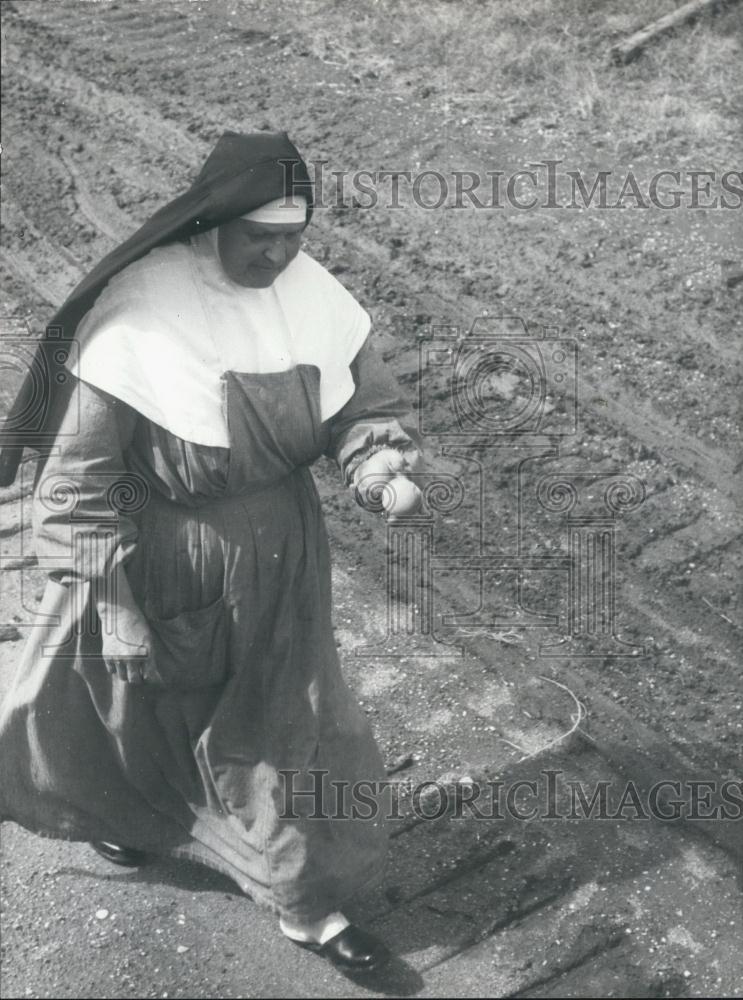 Press Photo Nuns Accused of Mistreating Children at Convent in Vitorchiano - Historic Images