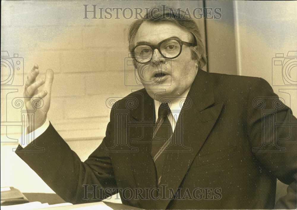 1979 Press Photo Mr Pierre Mauroy, Deputy Socialist Minister of France - Historic Images