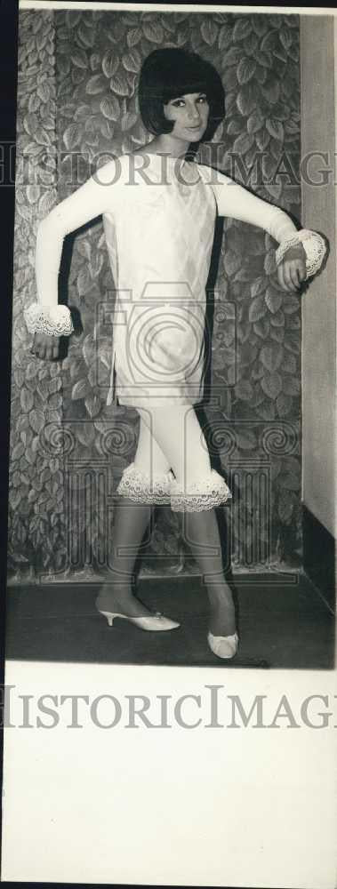 1965 Press Photo Feminine lingerie on model from Rose Ispahan collection - Historic Images