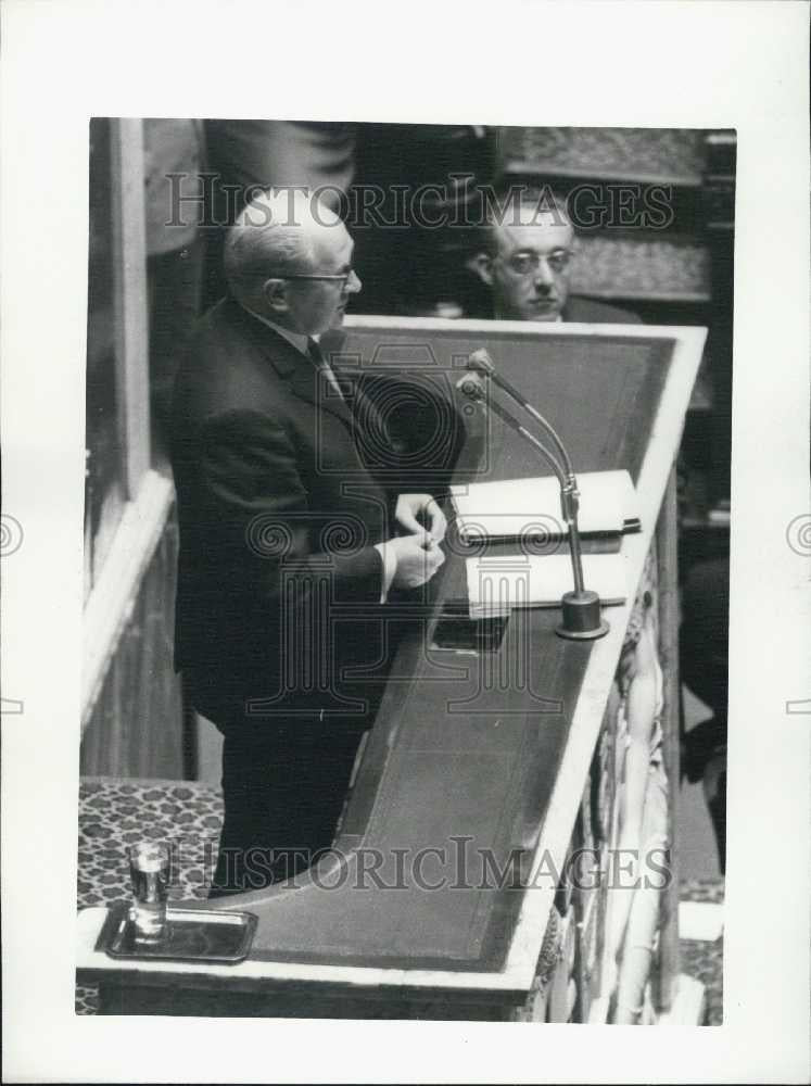 1967 Press Photo Guy Mollet During Speech French Assembly Censure Motion - Historic Images